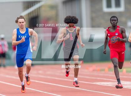 Thumbnail 1 in Harold Scott Invitational (400 Meter) photogallery.