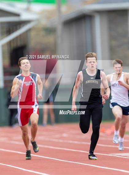 Thumbnail 2 in Harold Scott Invitational (400 Meter) photogallery.