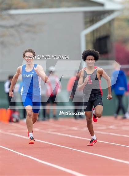 Thumbnail 2 in Harold Scott Invitational (400 Meter) photogallery.