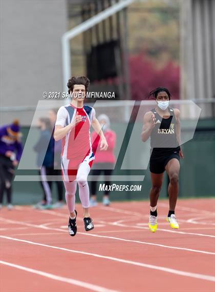 Thumbnail 1 in Harold Scott Invitational (400 Meter) photogallery.