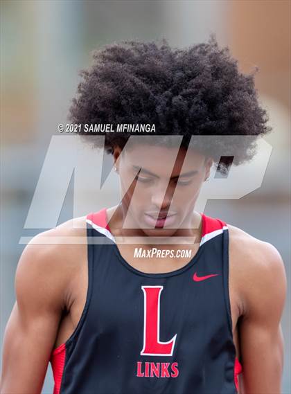 Thumbnail 1 in Harold Scott Invitational (400 Meter) photogallery.