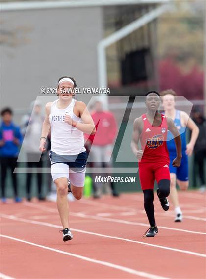 Thumbnail 1 in Harold Scott Invitational (400 Meter) photogallery.