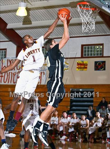 Thumbnail 3 in Enochs @ Liberty (Stonebarger Tournament) photogallery.