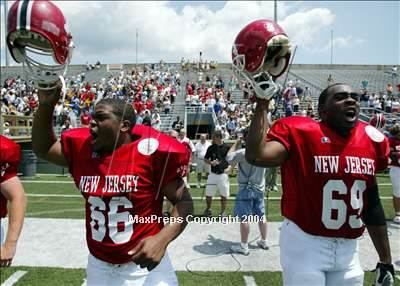 Thumbnail 3 in 2004 Governor's Bowl All-Star Classic photogallery.
