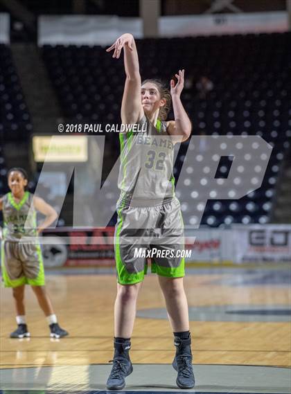 Thumbnail 2 in Beamer vs. Lynden Christian photogallery.
