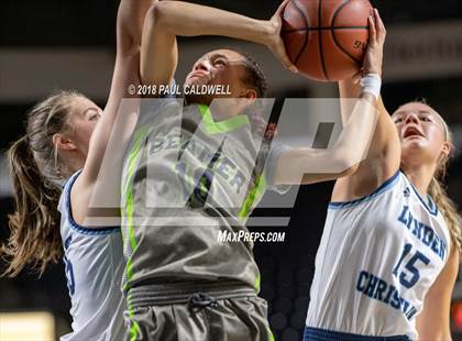Thumbnail 2 in Beamer vs. Lynden Christian photogallery.