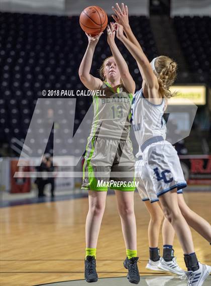 Thumbnail 3 in Beamer vs. Lynden Christian photogallery.