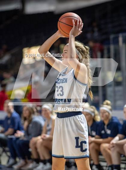 Thumbnail 2 in Beamer vs. Lynden Christian photogallery.