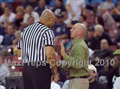 Thumbnail 3 in Oakmont vs. Fairfield (CIF SJS D2 Playoffs) photogallery.