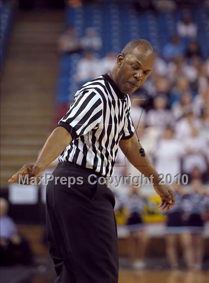 Thumbnail 2 in Oakmont vs. Fairfield (CIF SJS D2 Playoffs) photogallery.