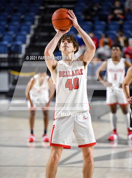 Thumbnail 2 in Bellaire v Stratford (UIL 6A Bi-District Playoff) photogallery.