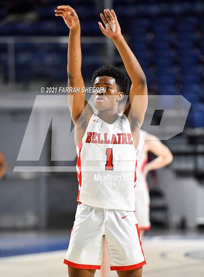 Thumbnail 1 in Bellaire v Stratford (UIL 6A Bi-District Playoff) photogallery.