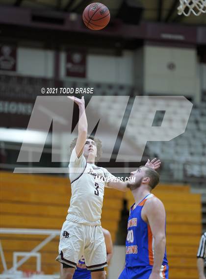 Thumbnail 3 in Volunteer at Dobyns-Bennett photogallery.