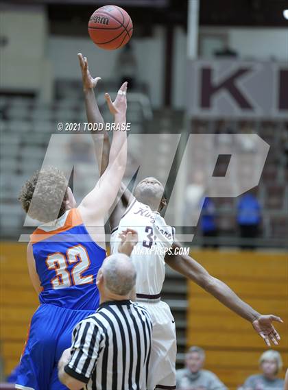Thumbnail 2 in Volunteer at Dobyns-Bennett photogallery.