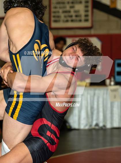 Thumbnail 3 in Ayala Varsity Tournament photogallery.