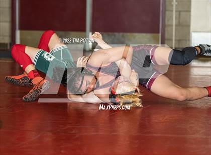 Thumbnail 2 in Ayala Varsity Tournament photogallery.