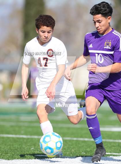 Thumbnail 2 in Legacy vs. Chavez (CIF LACS Division III Final) photogallery.