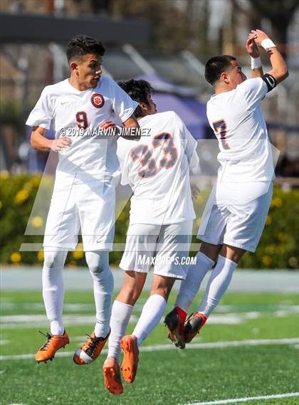 Thumbnail 2 in Legacy vs. Chavez (CIF LACS Division III Final) photogallery.