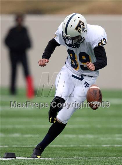 Thumbnail 3 in Stony Point vs. Trinity (Texas 5A D1 Semifinals) photogallery.