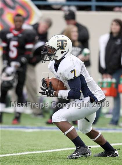 Thumbnail 3 in Stony Point vs. Trinity (Texas 5A D1 Semifinals) photogallery.