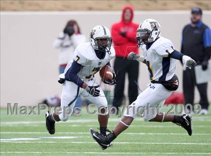 Thumbnail 1 in Stony Point vs. Trinity (Texas 5A D1 Semifinals) photogallery.