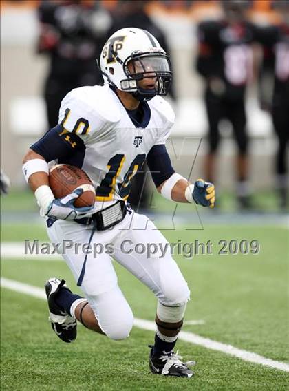 Thumbnail 2 in Stony Point vs. Trinity (Texas 5A D1 Semifinals) photogallery.