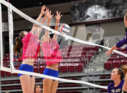 Thumbnail 2 in Valley View vs. Berryville (AAA 4A Quarterfinal Playoff) photogallery.