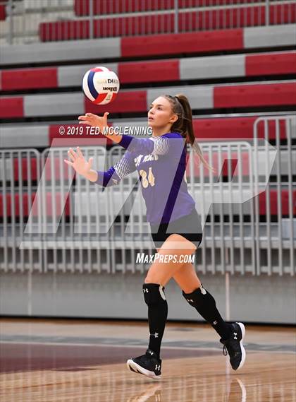 Thumbnail 1 in Valley View vs. Berryville (AAA 4A Quarterfinal Playoff) photogallery.