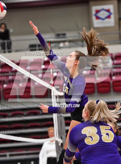 Thumbnail 3 in Valley View vs. Berryville (AAA 4A Quarterfinal Playoff) photogallery.