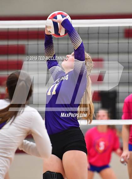 Thumbnail 2 in Valley View vs. Berryville (AAA 4A Quarterfinal Playoff) photogallery.