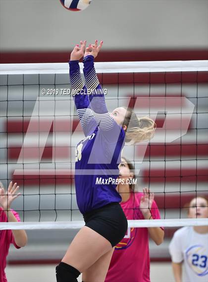 Thumbnail 1 in Valley View vs. Berryville (AAA 4A Quarterfinal Playoff) photogallery.