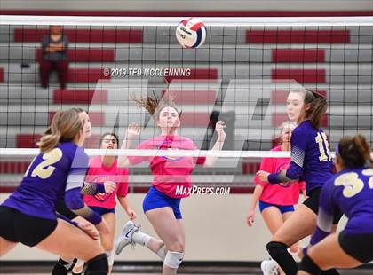 Thumbnail 3 in Valley View vs. Berryville (AAA 4A Quarterfinal Playoff) photogallery.