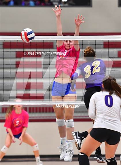 Thumbnail 3 in Valley View vs. Berryville (AAA 4A Quarterfinal Playoff) photogallery.