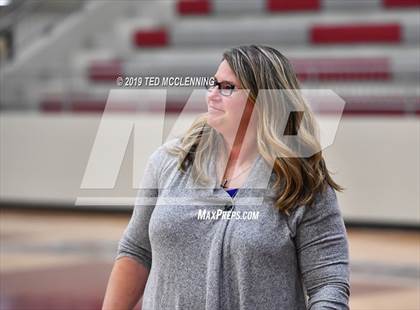 Thumbnail 1 in Valley View vs. Berryville (AAA 4A Quarterfinal Playoff) photogallery.