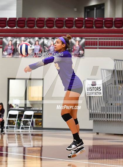 Thumbnail 2 in Valley View vs. Berryville (AAA 4A Quarterfinal Playoff) photogallery.