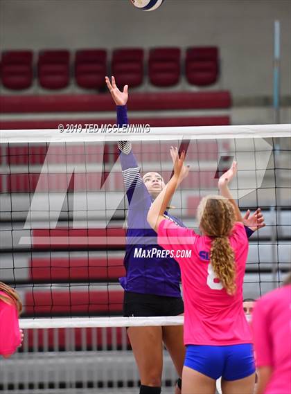 Thumbnail 3 in Valley View vs. Berryville (AAA 4A Quarterfinal Playoff) photogallery.