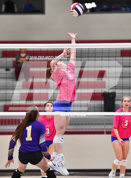Thumbnail 2 in Valley View vs. Berryville (AAA 4A Quarterfinal Playoff) photogallery.