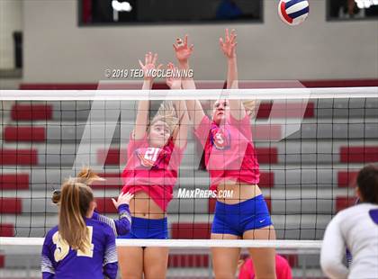 Thumbnail 1 in Valley View vs. Berryville (AAA 4A Quarterfinal Playoff) photogallery.