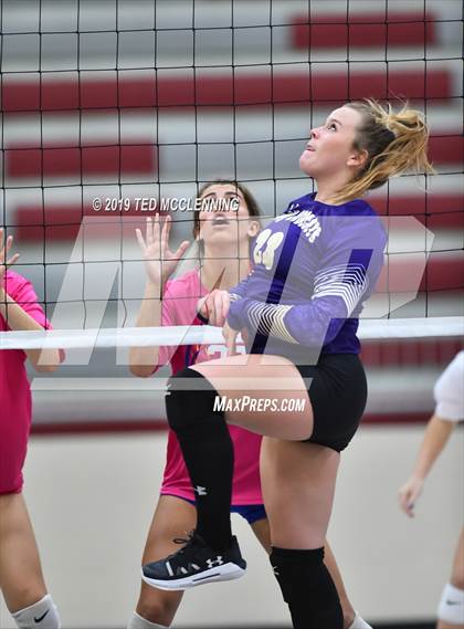 Thumbnail 2 in Valley View vs. Berryville (AAA 4A Quarterfinal Playoff) photogallery.
