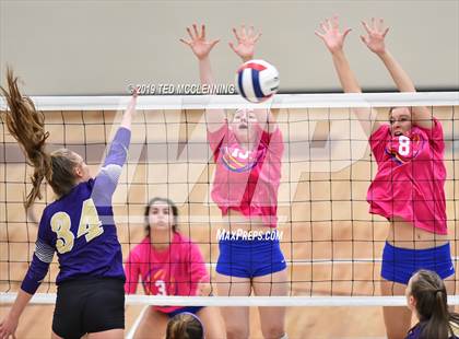 Thumbnail 1 in Valley View vs. Berryville (AAA 4A Quarterfinal Playoff) photogallery.