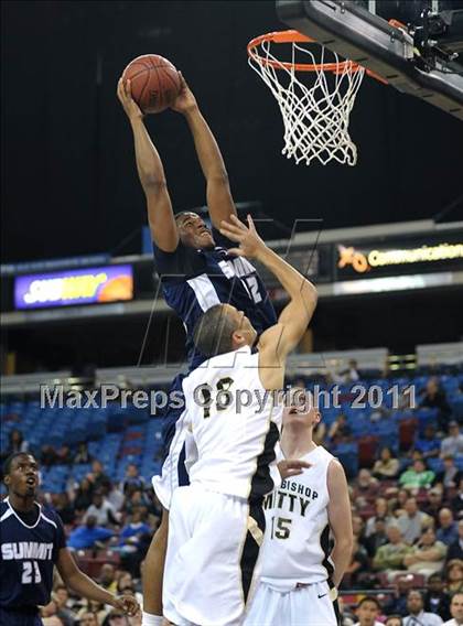 Thumbnail 2 in Archbishop Mitty vs. Summit (CIF State D2 Final) photogallery.