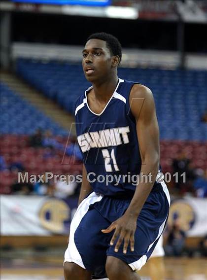 Thumbnail 3 in Archbishop Mitty vs. Summit (CIF State D2 Final) photogallery.
