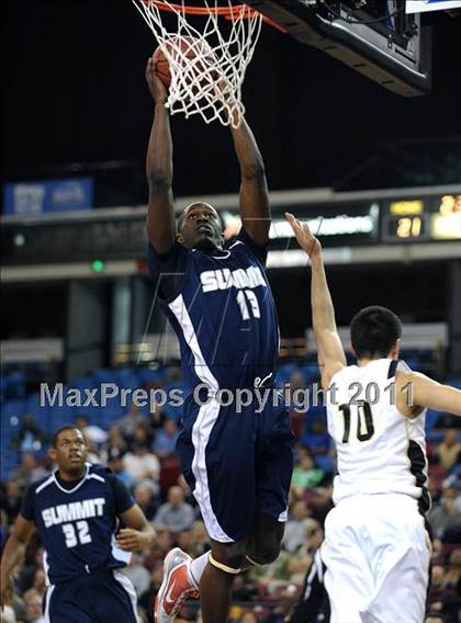 Thumbnail 1 in Archbishop Mitty vs. Summit (CIF State D2 Final) photogallery.