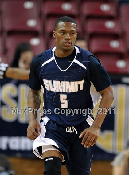 Thumbnail 3 in Archbishop Mitty vs. Summit (CIF State D2 Final) photogallery.