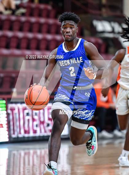 Thumbnail 2 in Beckville vs. Mineola (Holiday Hoops Classic) photogallery.
