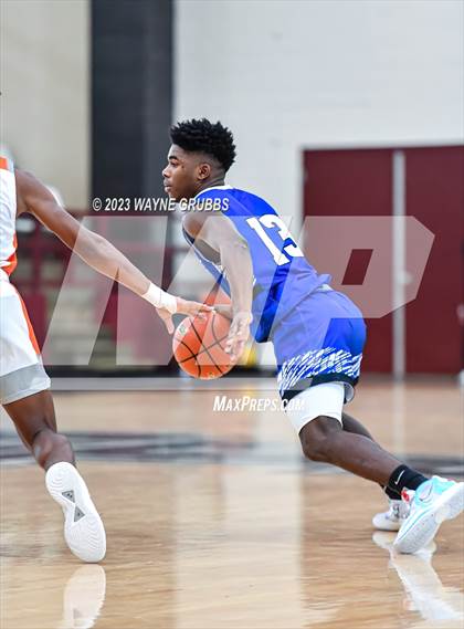 Thumbnail 3 in Beckville vs. Mineola (Holiday Hoops Classic) photogallery.