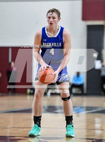 Thumbnail 2 in Beckville vs. Mineola (Holiday Hoops Classic) photogallery.