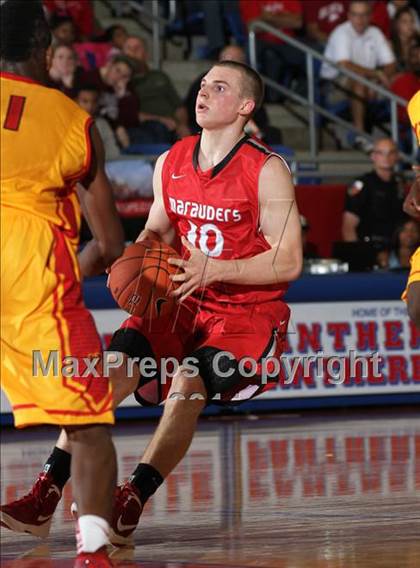 Thumbnail 2 in Marcus vs. Yates (Thanksgiving Hoofest) photogallery.