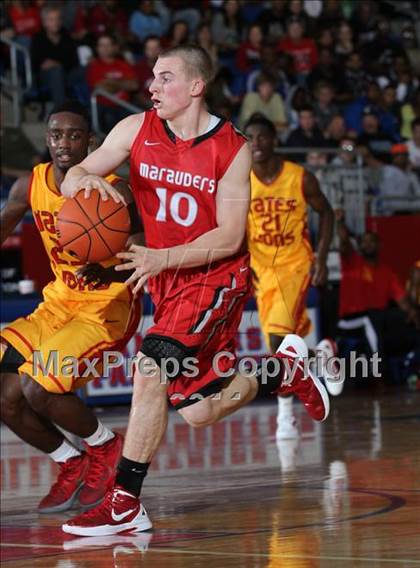 Thumbnail 2 in Marcus vs. Yates (Thanksgiving Hoofest) photogallery.