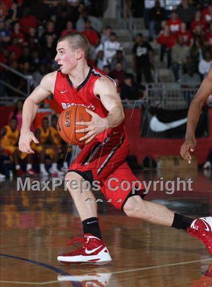 Thumbnail 2 in Marcus vs. Yates (Thanksgiving Hoofest) photogallery.